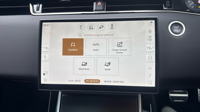 Land Rover Range Rover Evoque 2.0 D200 Hoxton Edition 5dr Auto Diesel Hatchback - Image 33